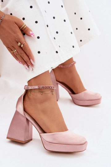 Sandalias color champán con tacón y acabado satinado Calistae