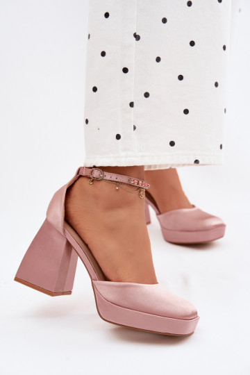 Sandalias color champán con tacón y acabado satinado Calistae 2