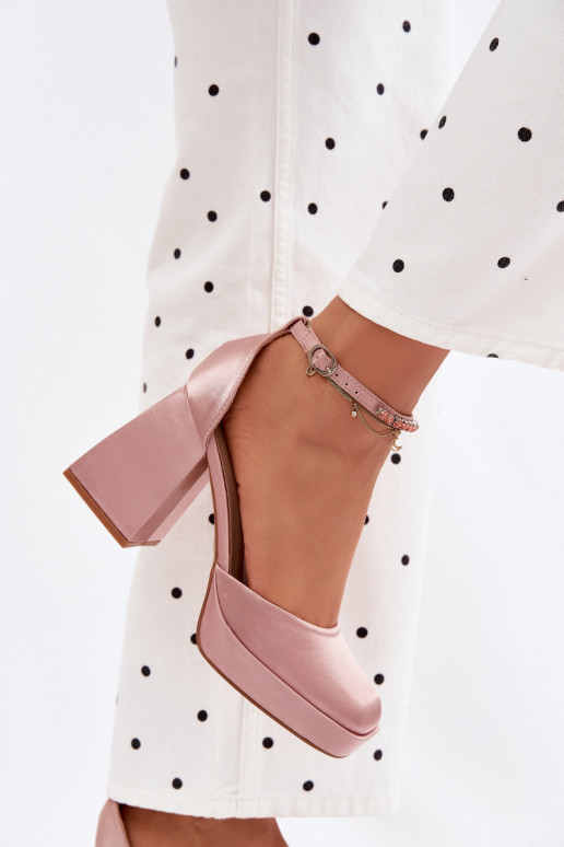 Sandalias color champán con tacón y acabado satinado Calistae