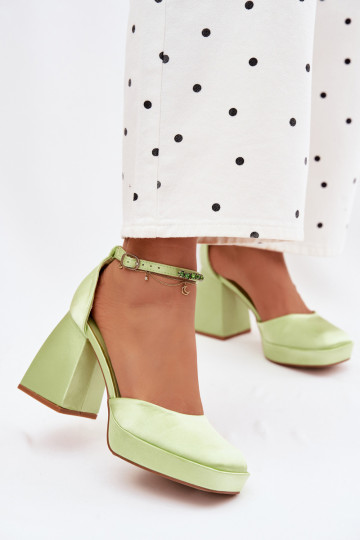 sandalias con taconesSatynoAym ENykończeniem color verde Calistae 2