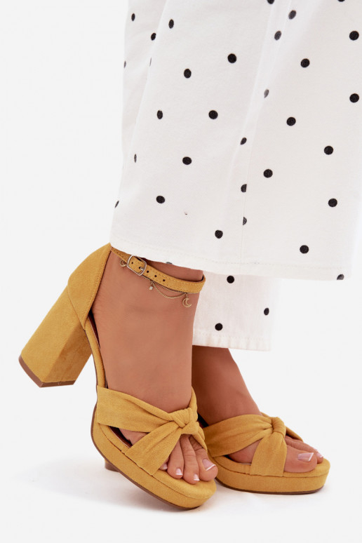 Sandalias de tacón alto para mujer.Imitacji de gamuzau color amarillo Rosetta