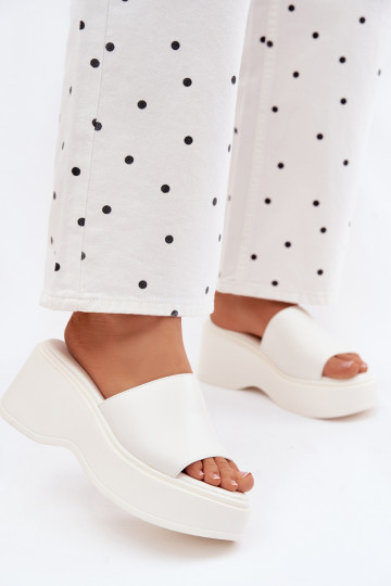 zapatillas de mujer con una plataforma el color blanco Virelia 2