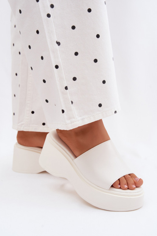 zapatillas de mujer con una plataforma el color blanco Virelia