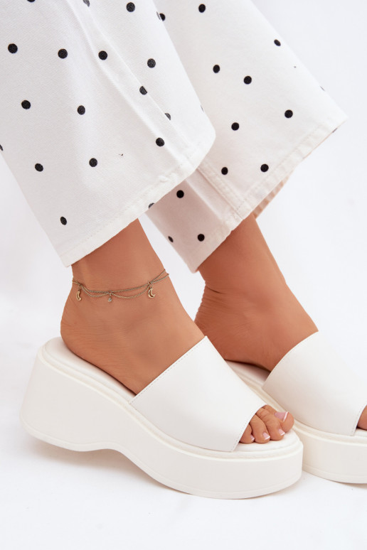 zapatillas de mujer con una plataforma el color blanco Virelia