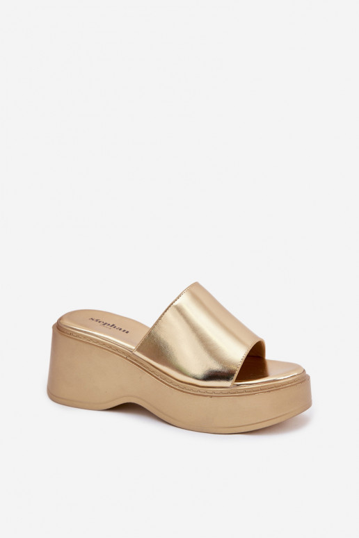 Zapatillas doradas con plataforma Virelia