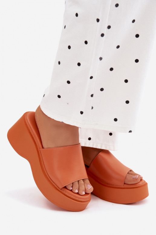 zapatillas de mujer con una plataforma color naranja Virelia