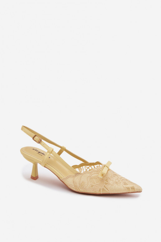 Sandalias con cordones Femenino Activado obcasie con cintas color amarillo Tiene queribelle