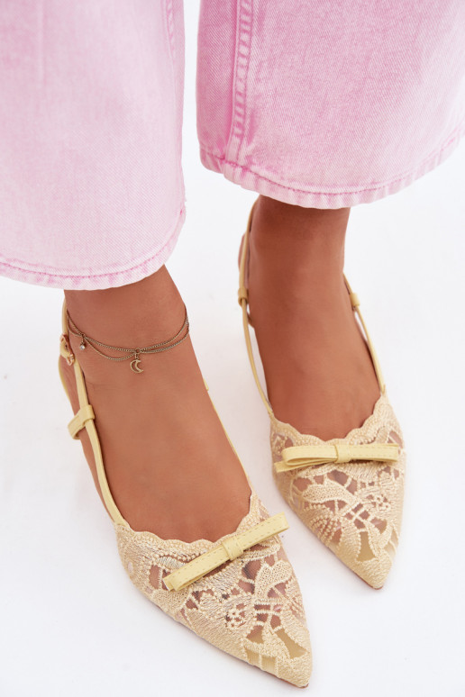 Sandalias con cordones Femenino Activado obcasie con cintas color amarillo Tiene queribelle