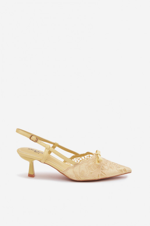 Sandalias con cordones Femenino Activado obcasie con cintas color amarillo Tiene queribelle