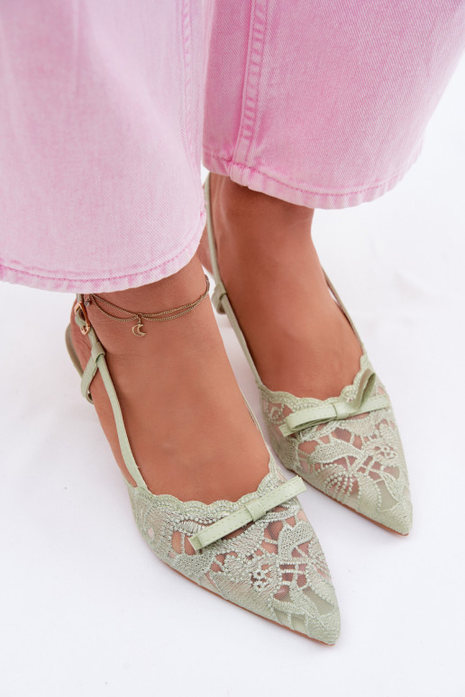 Sandalias con cordones Femenino Activado obcasie con cintas color verde Tiene queribelle