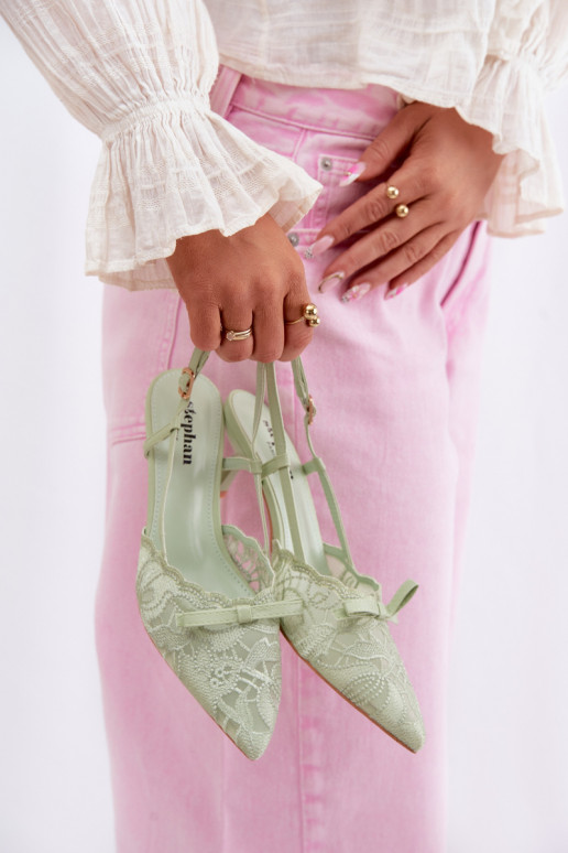 Sandalias con cordones Femenino Activado obcasie con cintas color verde Tiene queribelle