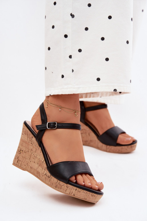 Sandalias de mujer con una plataforma de color negro Clarabella