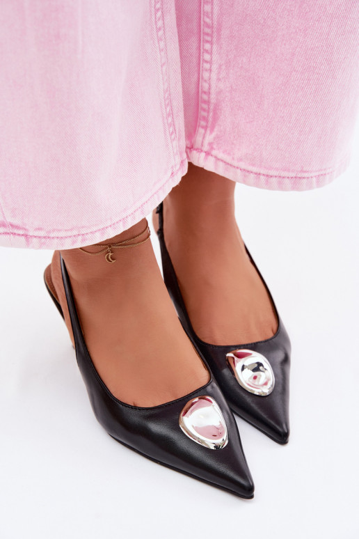 Sandalias negras para mujer con tacones finos y detalles decorativos Isadora