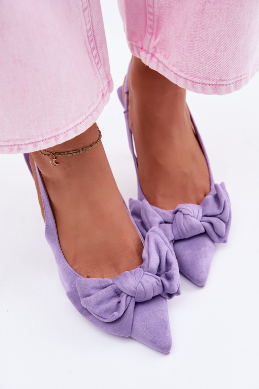 Sandalias de mujer con tacones finos con cintas color violeta Petrella