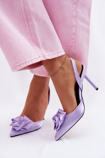 Sandalias de mujer con tacones finosSatynoAym ENykończeniem color violeta Irina