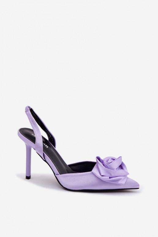 Sandalias de mujer con tacones finosSatynoAym ENykończeniem color violeta Irina