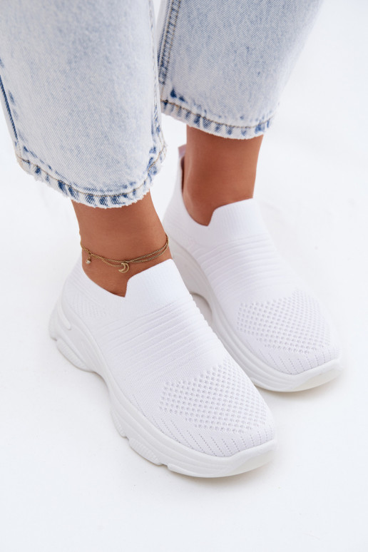  Un modelo convincente zapatillas Femenino el color blanco Floraine