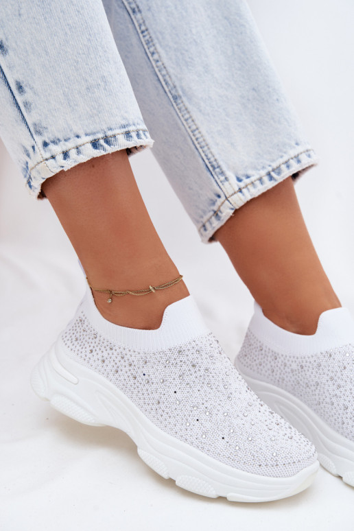  Un modelo convincente zapatillas Femenino Con decoración el color blanco Melorae