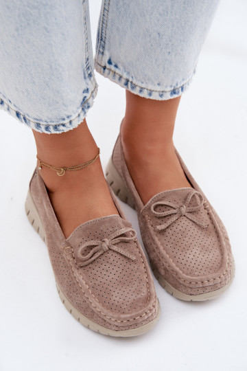 Mocasines de ante sintético color arena para mujer con lazos Vinceza 95401