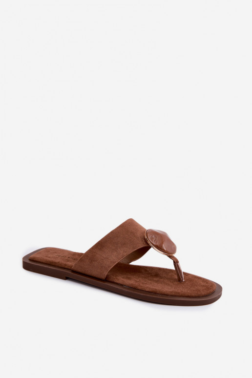 Zapatillas planas marrones con adornos de ante sintético Selvessa