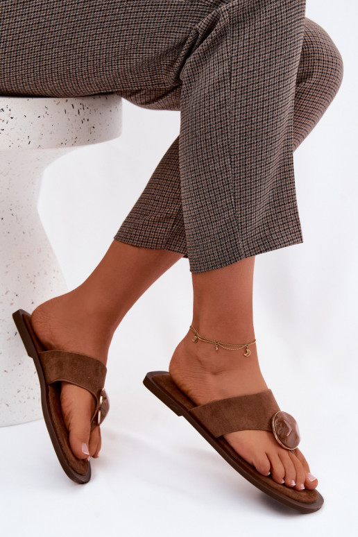 Zapatillas planas marrones con adornos de ante sintético Selvessa