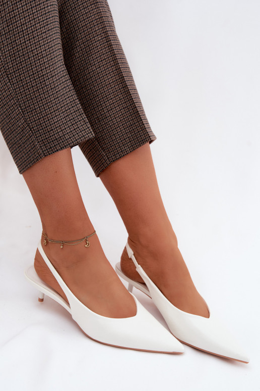 Sandalias lacadas para mujer.Imitacji Skóry con tacones el color blanco Averelle