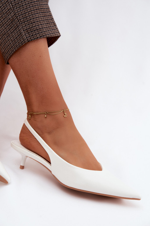 Sandalias lacadas para mujer.Imitacji Skóry con tacones el color blanco Averelle