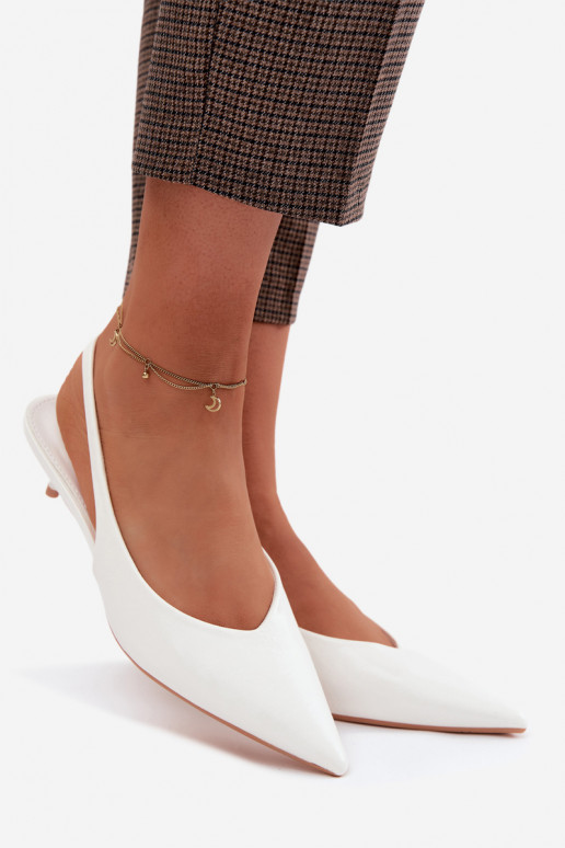 Sandalias lacadas para mujer.Imitacji Skóry con tacones el color blanco Averelle