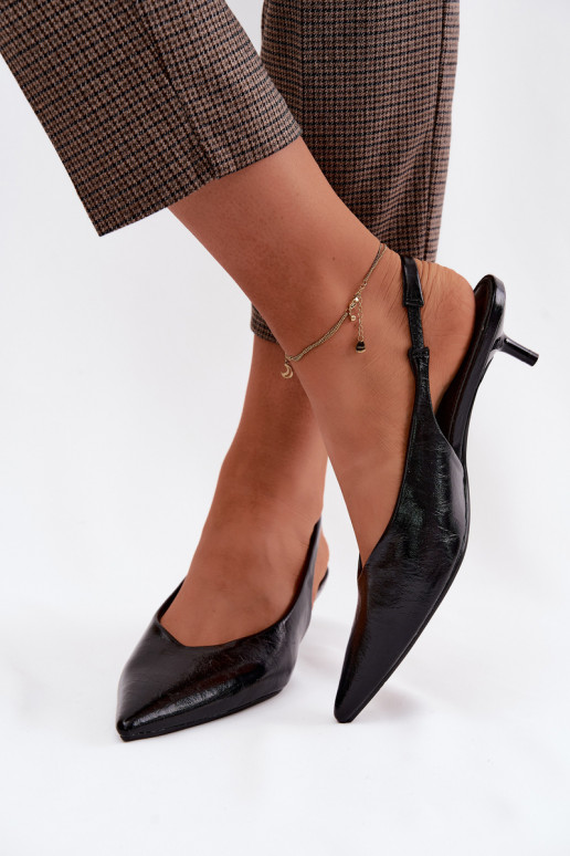 Sandalias lacadas para mujer.Imitacji Skóry con tacones de color negro Averelle