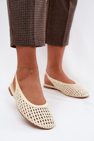 Sandalias de mujer con elementos calados color amarillo Selviora 2