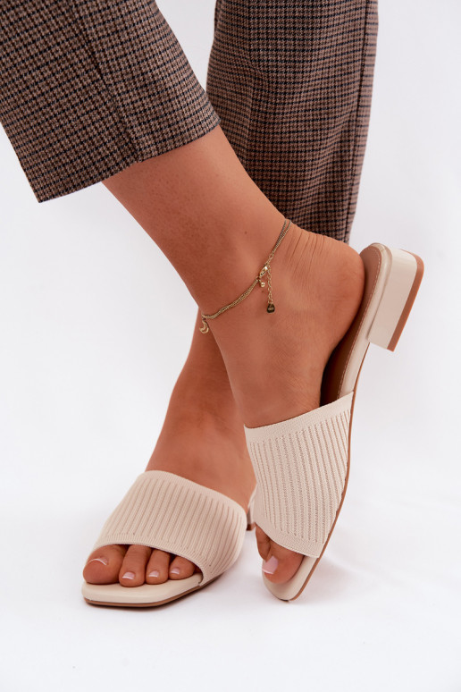 Zapatillas de mujer color marfil con tacones anchos Belissea