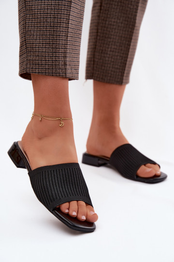  zapatillas de mujer con tacones anchos de color negro Belissea 2