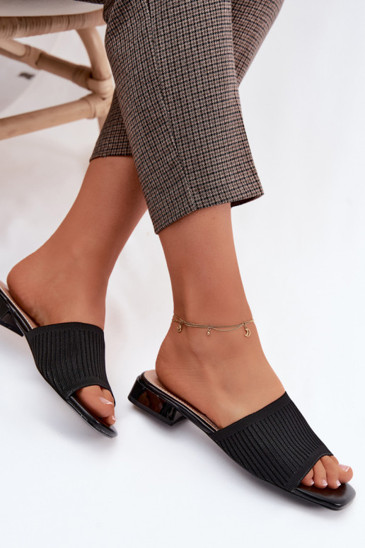 Zapatillas de mujer negras con tacones anchos Belissea