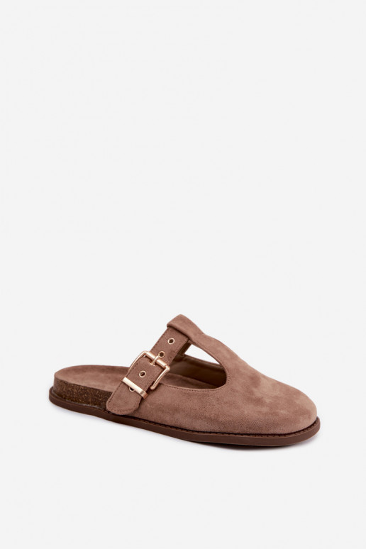 Zapatillas de mujer de ante sintético en color arena Melvia