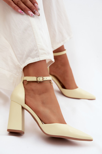 Zapatos con taconesImitacji Skóry color amarillo Selvra