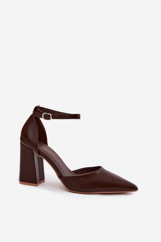 Zapatos de tacón de cuero sintético en color Czekolado Selvra