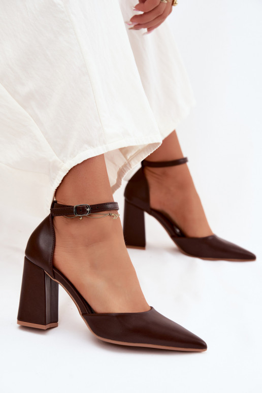 Zapatos de tacón de cuero sintético en color Czekolado Selvra