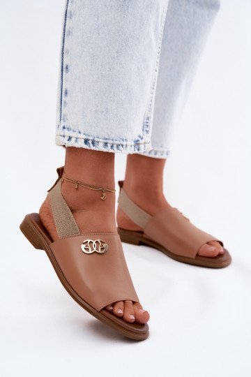 Sandalias doradas para mujer con detalles Zazoo 40473 en color marrón 2