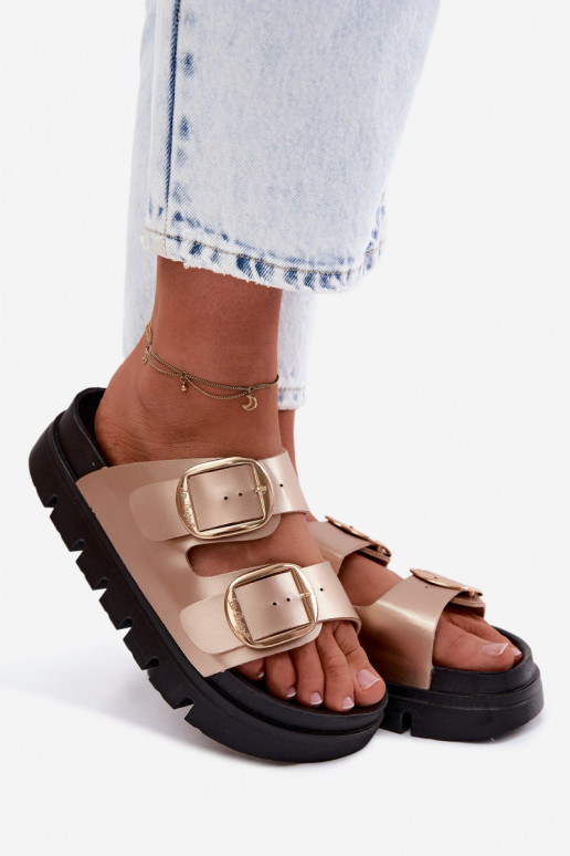 Zapatillas de mujer con plataforma y hebillas Lee Cooper LCIN-26-35-4462L en dorado