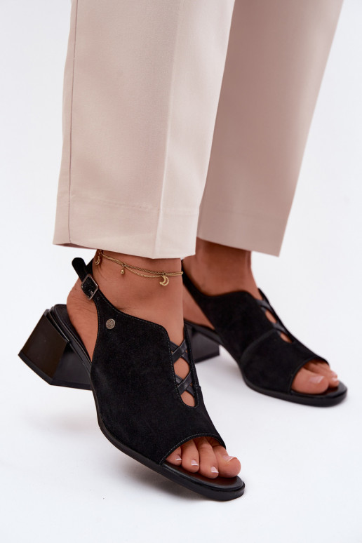 sandaliasActivadoturalnego de gamuzau con tacones Tiene queciejka K7521-01 de color negro