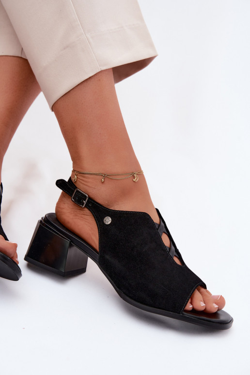 sandaliasActivadoturalnego de gamuzau con tacones Tiene queciejka K7521-01 de color negro