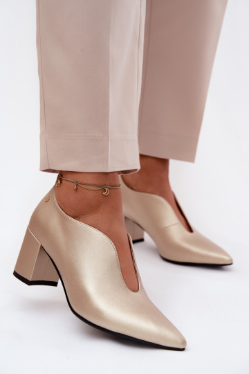 Piel zapatos Femenino con tacones Tiene queciejka K7469-26 color dorado 2