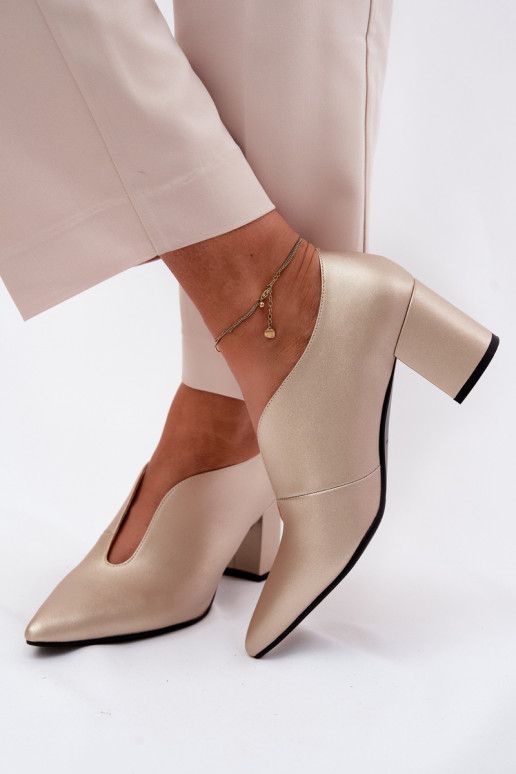 Piel zapatos Femenino con tacones Tiene queciejka K7469-26 color dorado