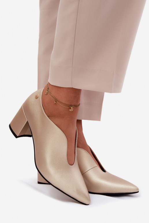 Piel zapatos Femenino con tacones Tiene queciejka K7469-26 color dorado