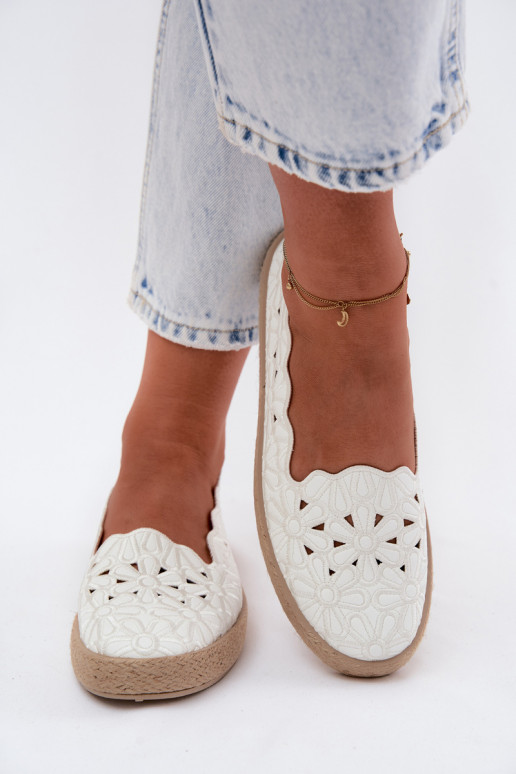 Espadrilles con elementos calados y flores en color blanco Merivelle