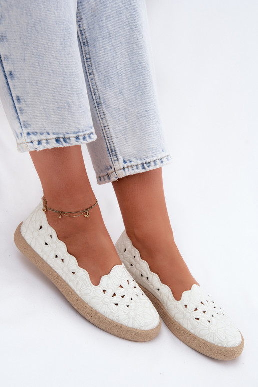 Espadrilles con elementos calados y flores en color blanco Merivelle