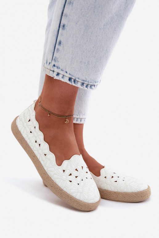 Espadrilles con elementos calados y flores en color blanco Merivelle