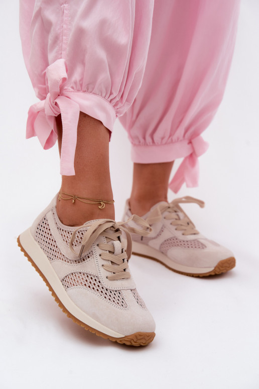 Zapatillas deportivas con elementos calados de ante sintético en color marfil Gelina