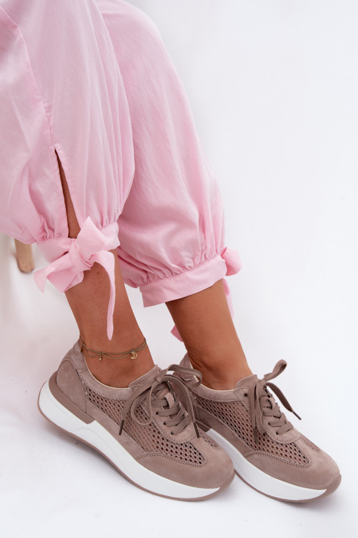 Piel de gamuza Zapatillas modelo zapatos. con una plataforma beige Norisa