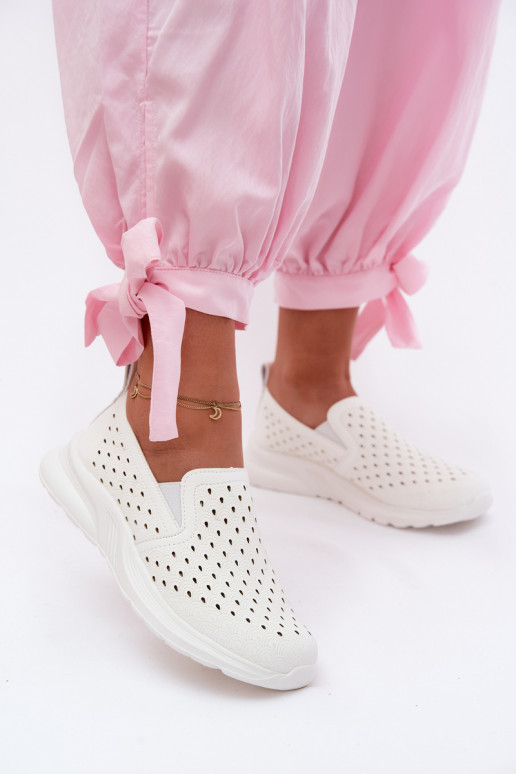 Un modelo convincente con elementos calados zapatos FemeninoImitacji Skóry el color blanco Geressa